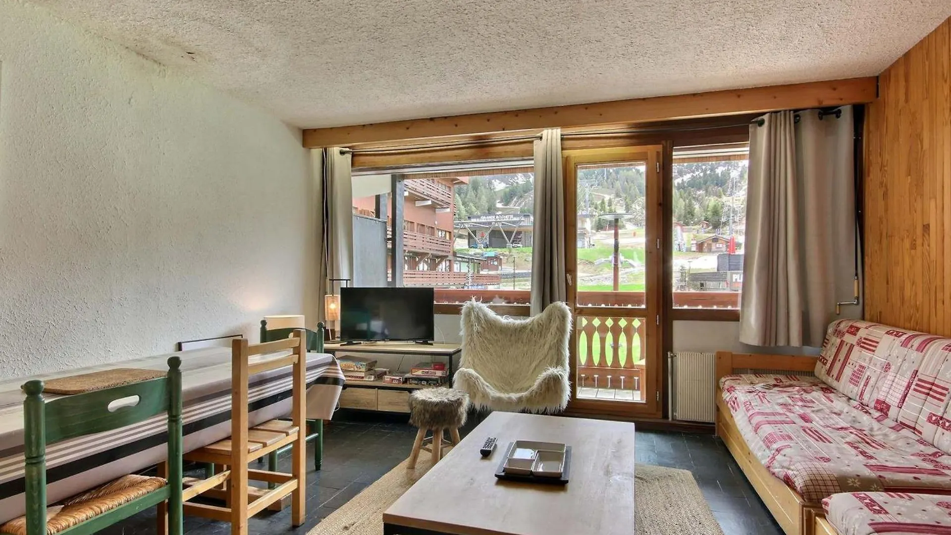 Appartement Lumineux Au Pied Des Pistes Avec Balcon - Plagne Centre - Fr-1-455-54 La Plagne